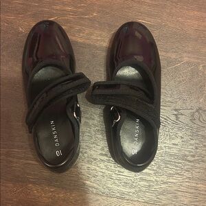 Danskin Tap Shoes size 10 for toddler/little girl like new
